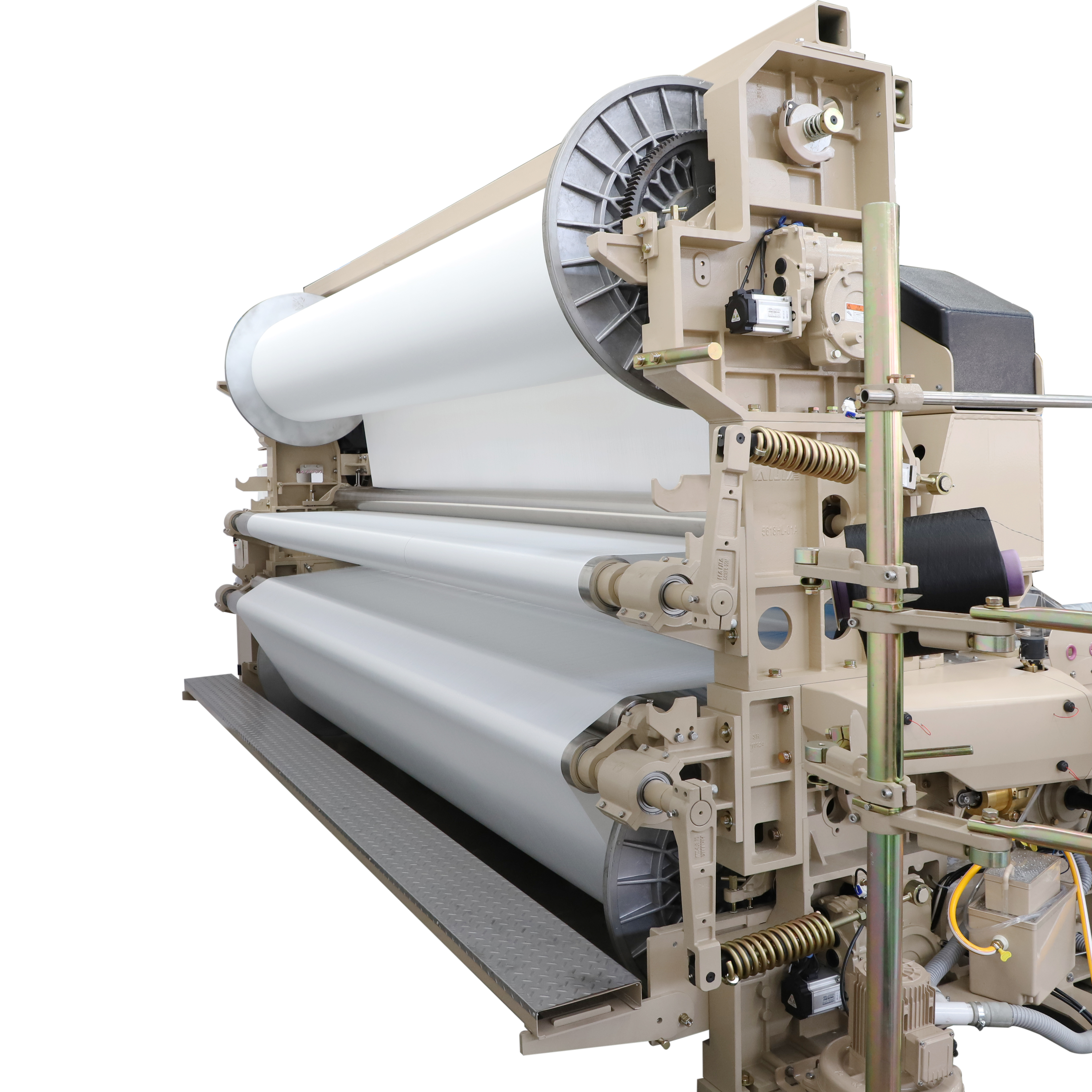 Bagaimana cara mengatur sistem penarikan pakan pada alat tenun jet air?